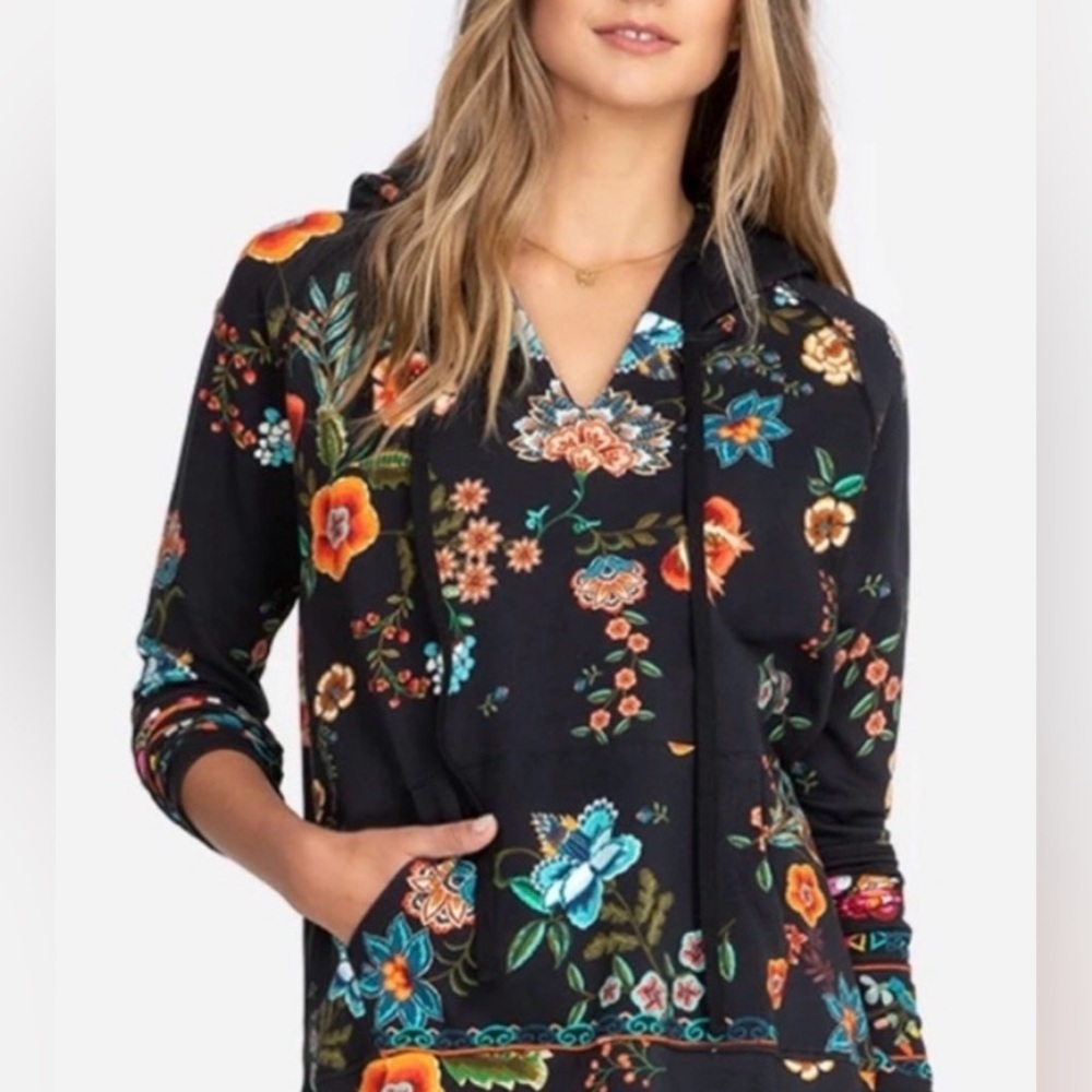 Johnny Was Ardell Black Floral Oversized V-Neck Hoodie, size Medium